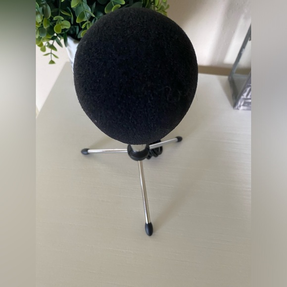 Fifine Technology USB Microphone K668 With Removable Stand - Picture 5 of 10